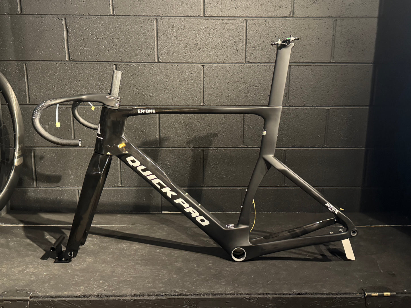 Quick pro er one size xl. Sram force e1 axs. Wheel options.