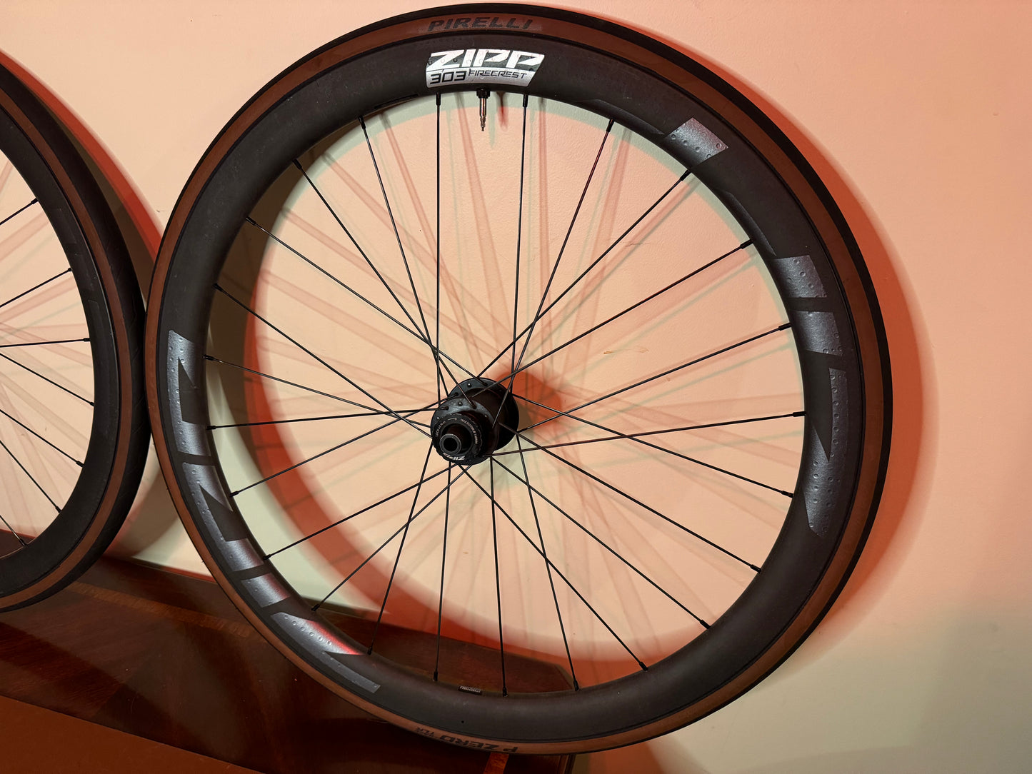 Zipp 303 Firecrest Disc Wheelset - SRAM xdr - Pirelli P Zero Tires - Wheelbags