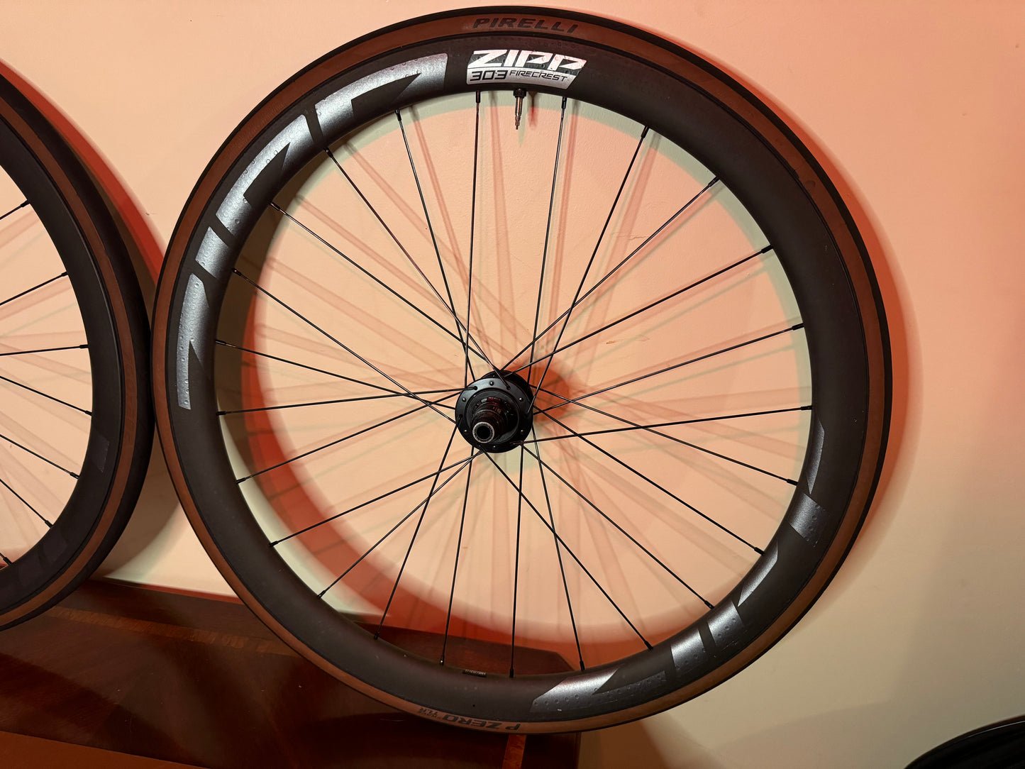 Zipp 303 Firecrest Disc Wheelset - SRAM xdr - Pirelli P Zero Tires - Wheelbags