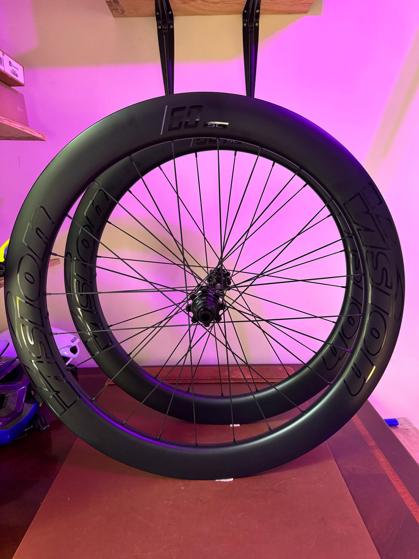 Vision SC60 TL Wheelset - 700, 12 x 100/142, Center-Lock, Shimano hg, Black