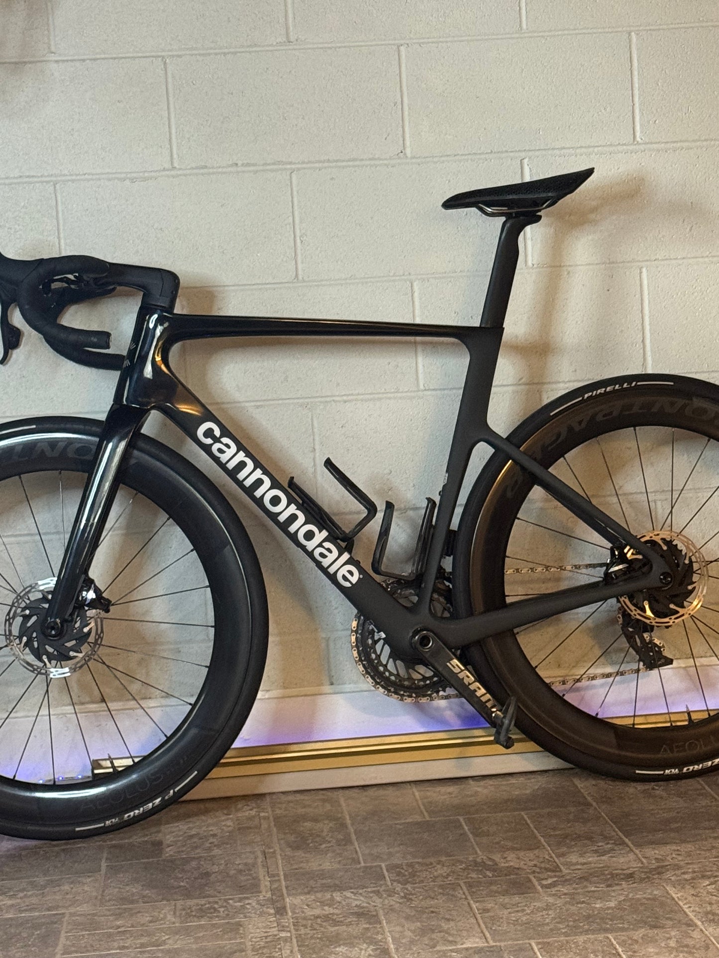 2025 cannondale supersix evo hi-mod Size 56. Bontrager Aeolus Rsl 62.