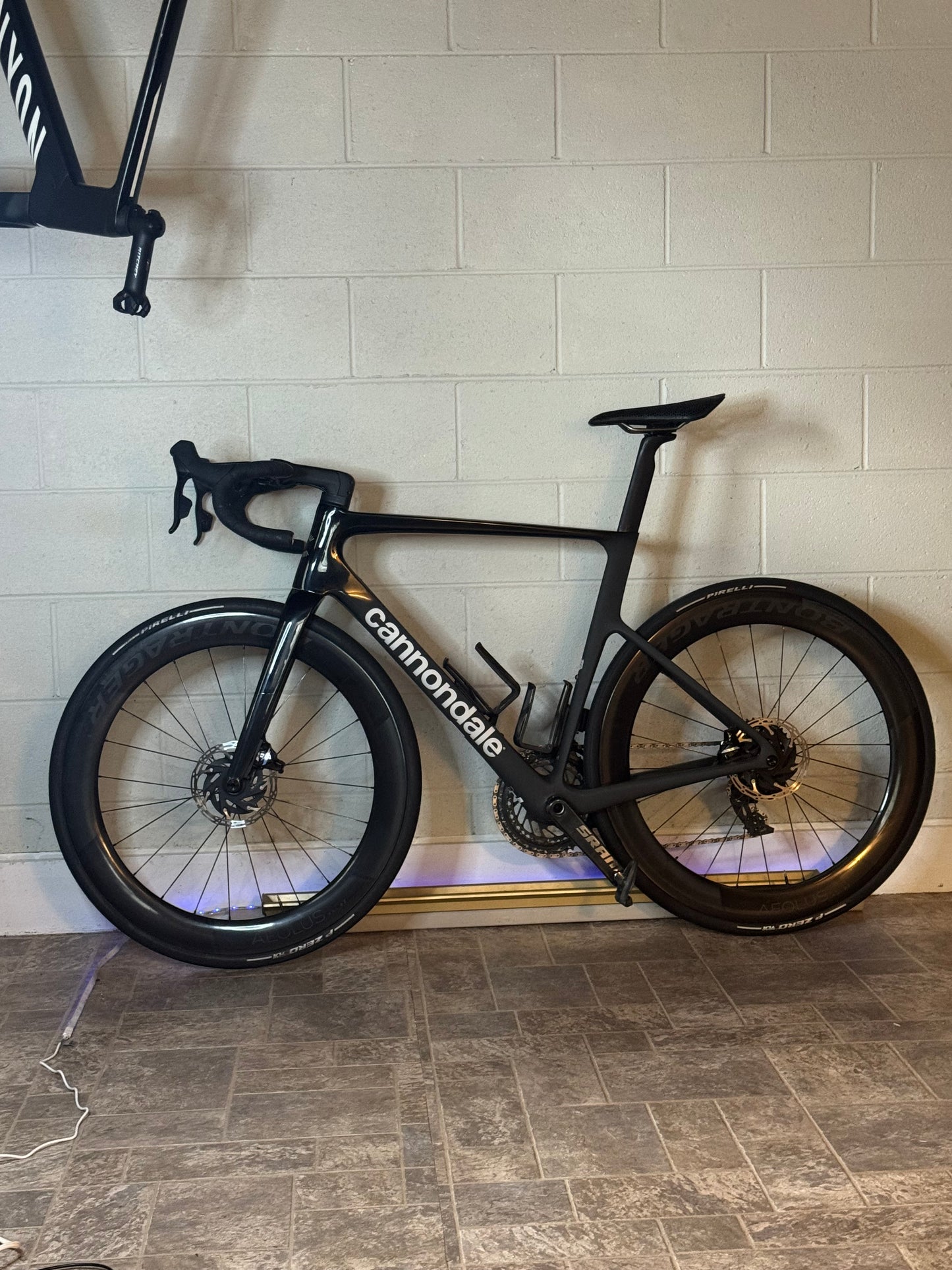 2025 cannondale supersix evo hi-mod Size 56. Bontrager Aeolus Rsl 62.