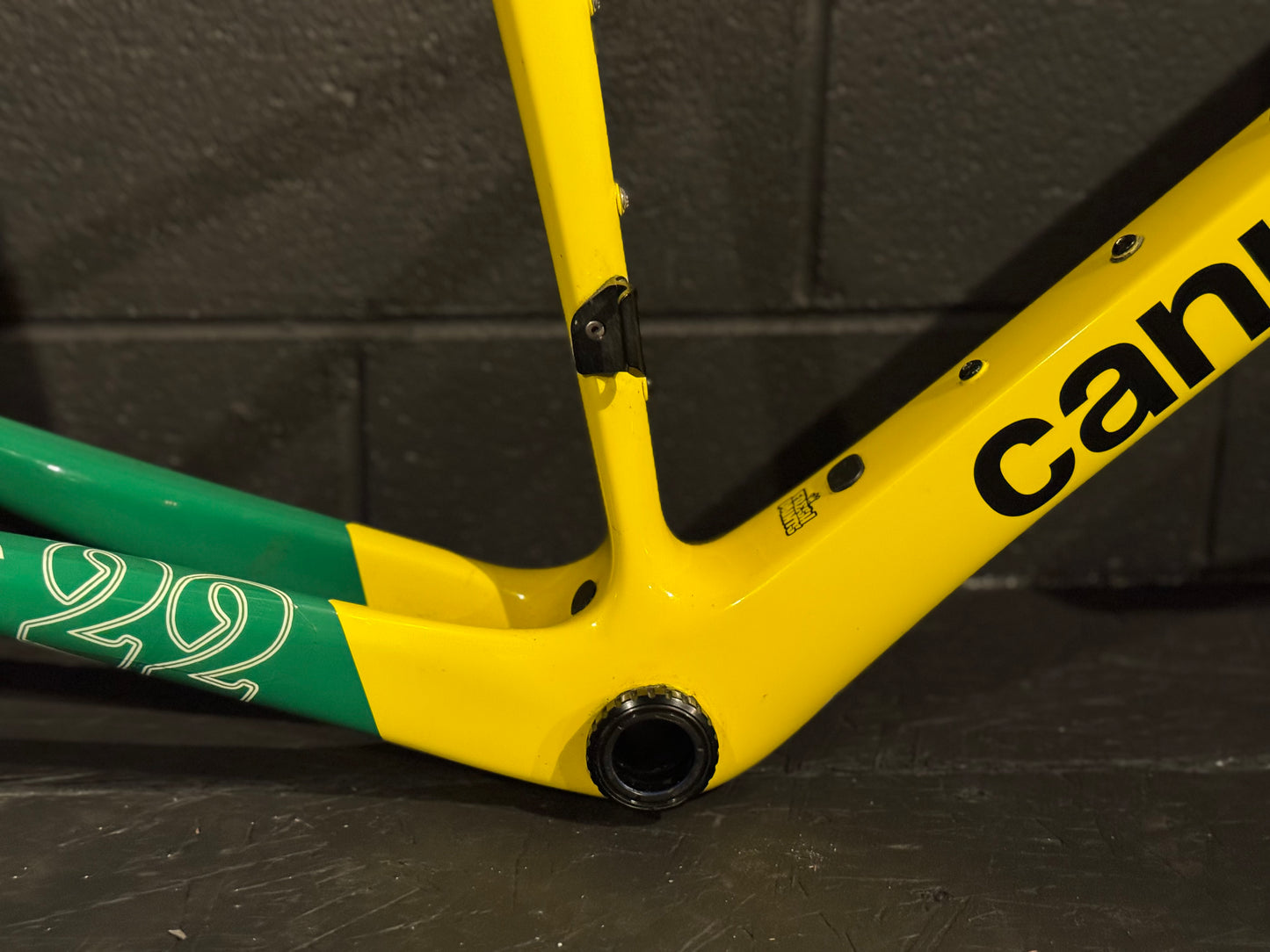 Cannondale supersix evo hi mod size 56 frameset with vision metron 5d acr bars
