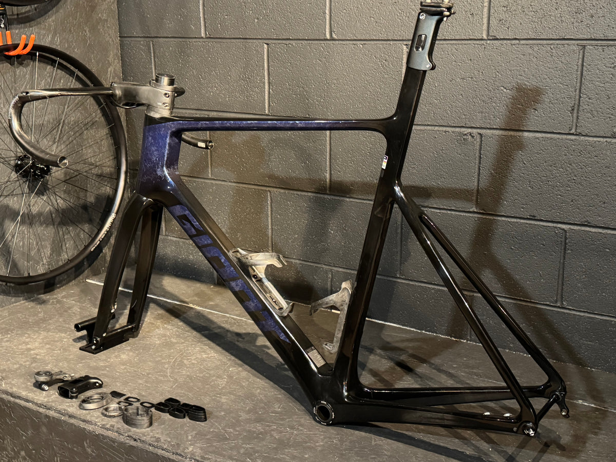 2023 giant propel SL road carbon frameset size L
