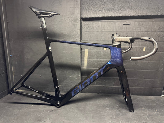 2023 giant propel SL road carbon frameset size L