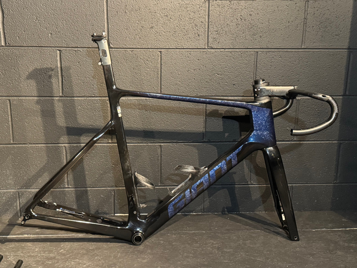 2023 giant propel SL road carbon frameset size L