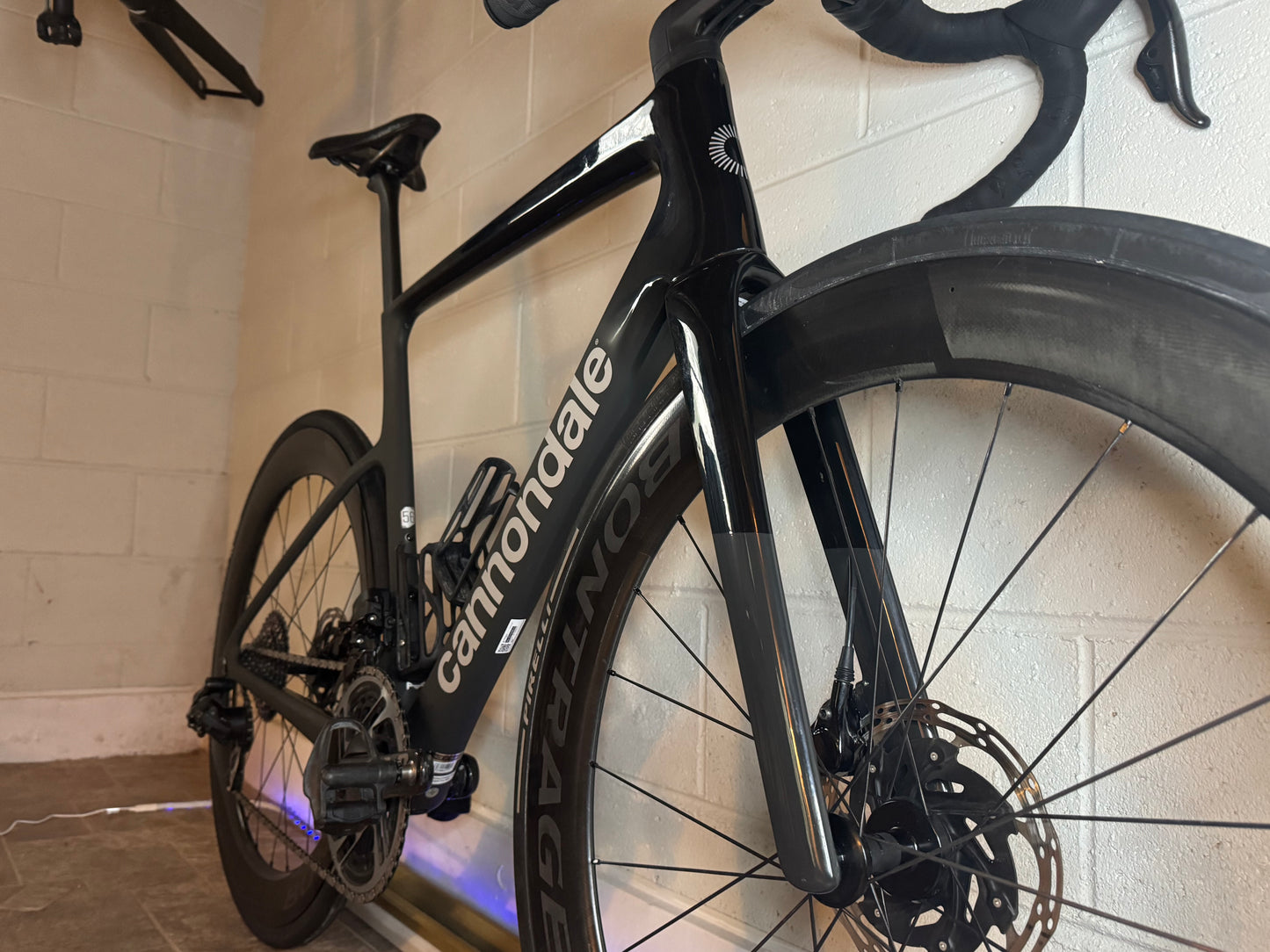 2025 cannondale supersix evo hi-mod Size 56. Bontrager Aeolus Rsl 62.