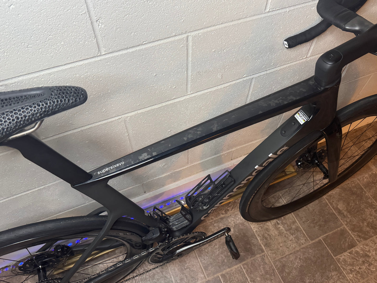 2025 cannondale supersix evo hi-mod Size 56. Bontrager Aeolus Rsl 62.