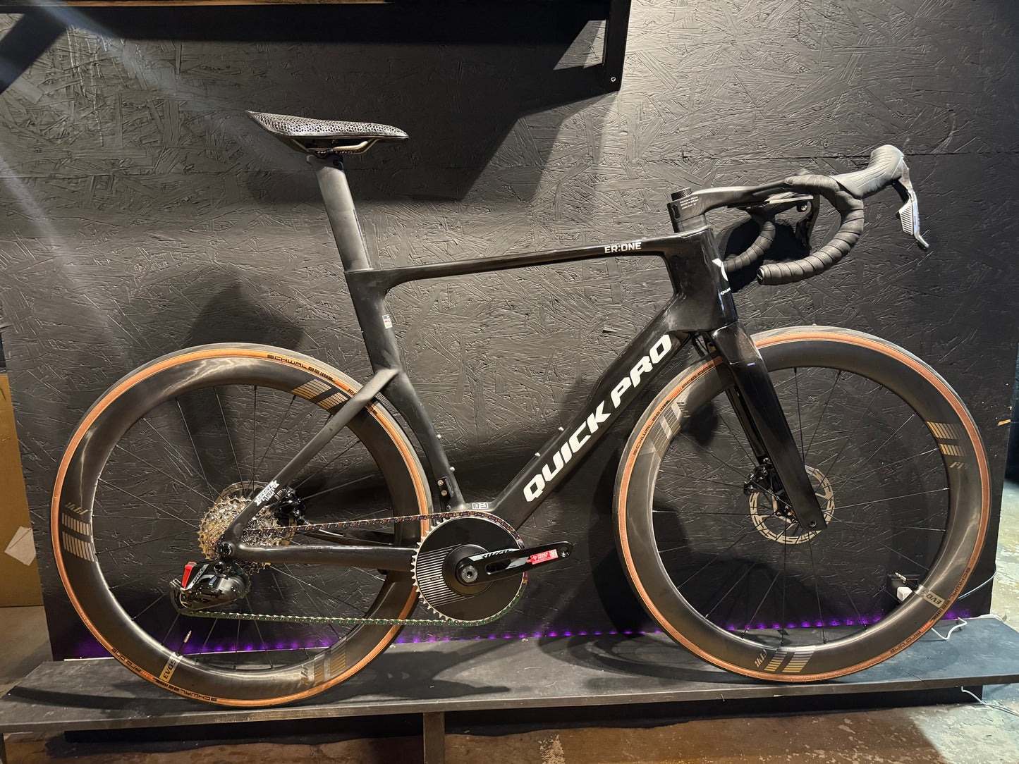 Quick pro er one size xl. Sram force e1 axs. Wheel options.