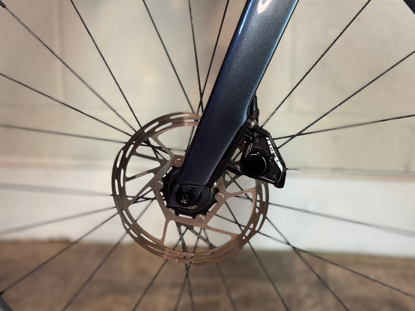 Giant propel advanced SL size m/L. New sram force e1 groupset. Oquo rp50ltd wheels.
