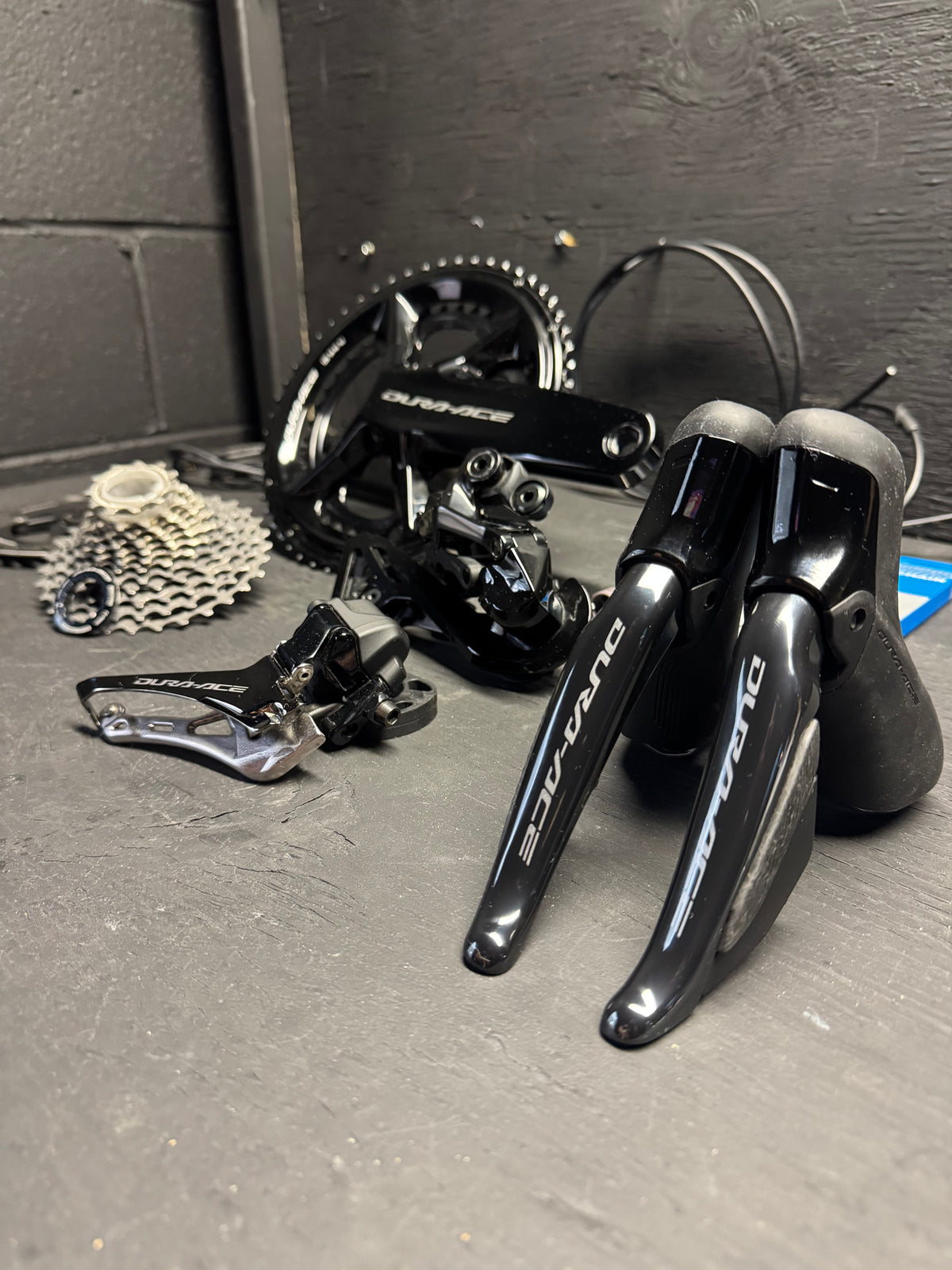 Shimano Dura-Ace R9270 Di2 12-Speed Groupset – 165mm 54/40T – 11-30 – CL900