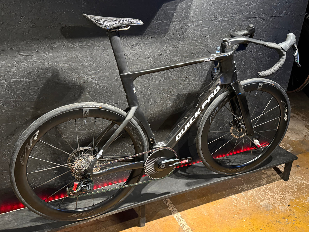 Quick pro er one size xl. Sram force e1 axs. Wheel options.