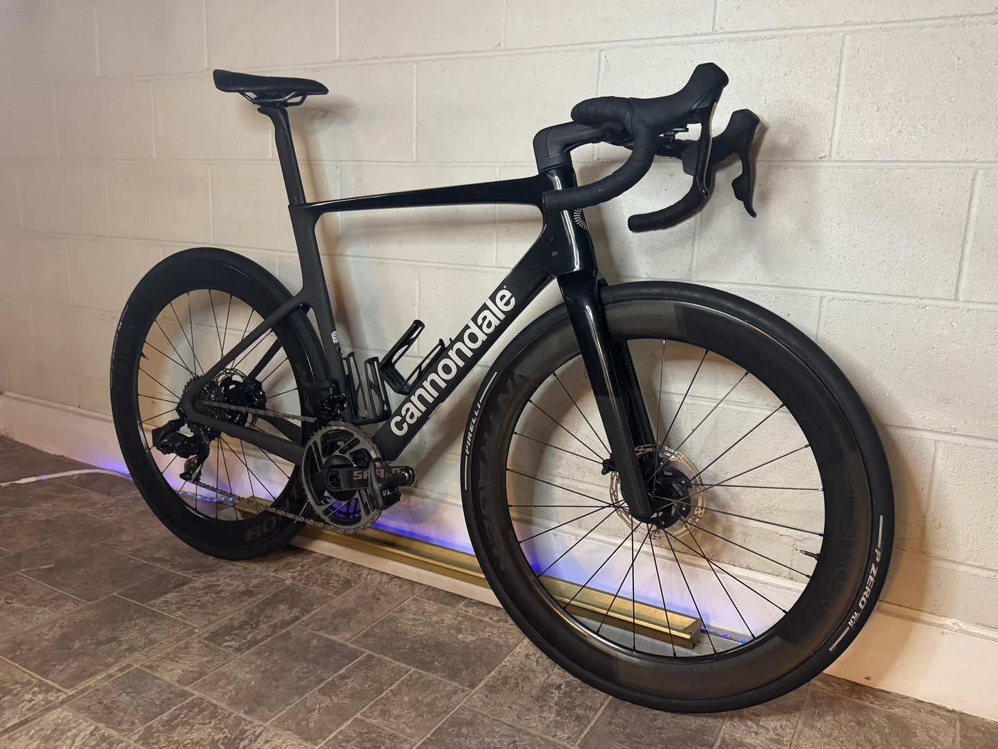 2025 cannondale supersix evo hi-mod Size 56. Bontrager Aeolus Rsl 62.