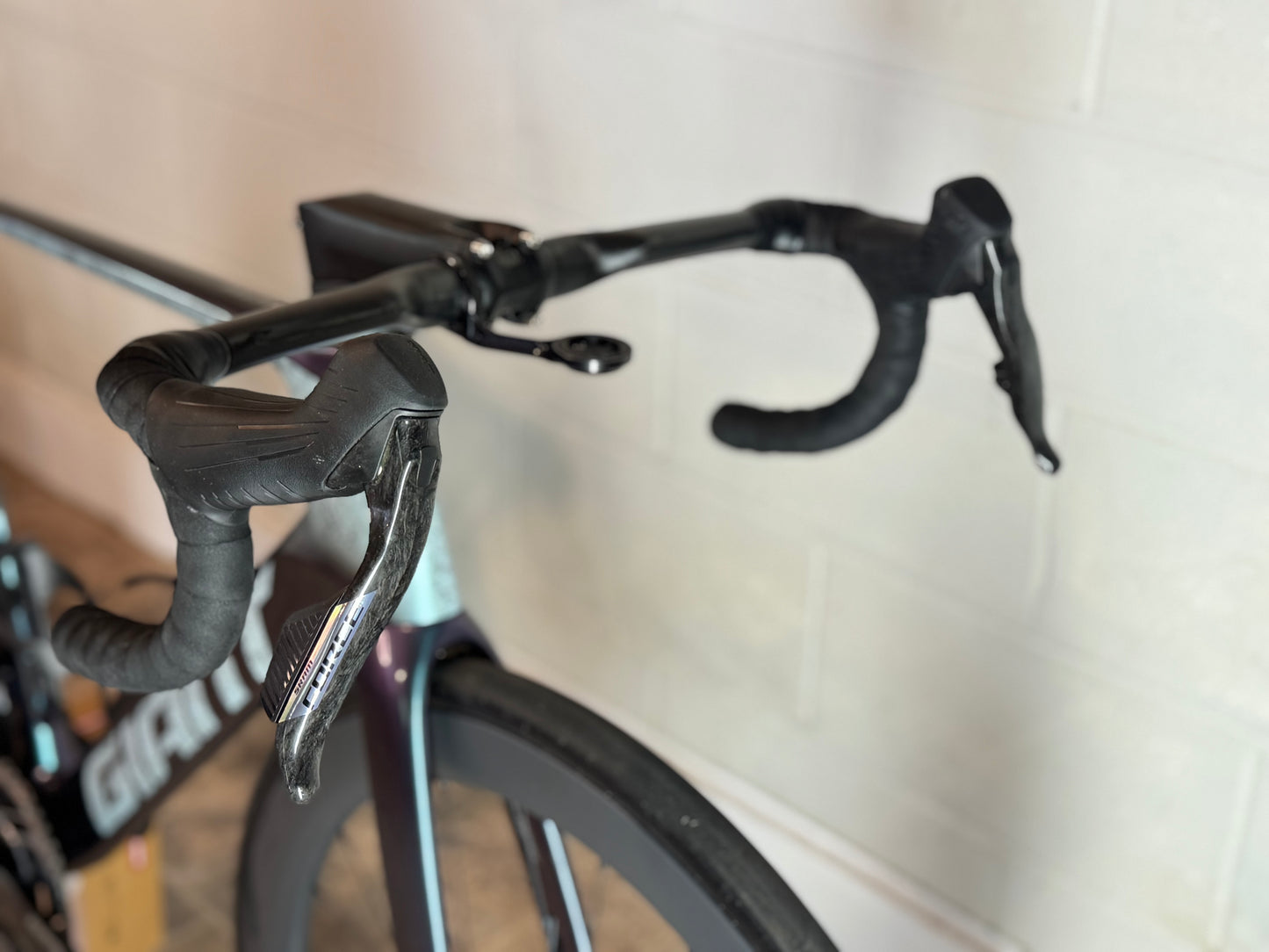 Giant propel advanced SL size m/L. New sram force e1 groupset. Oquo rp50ltd wheels.