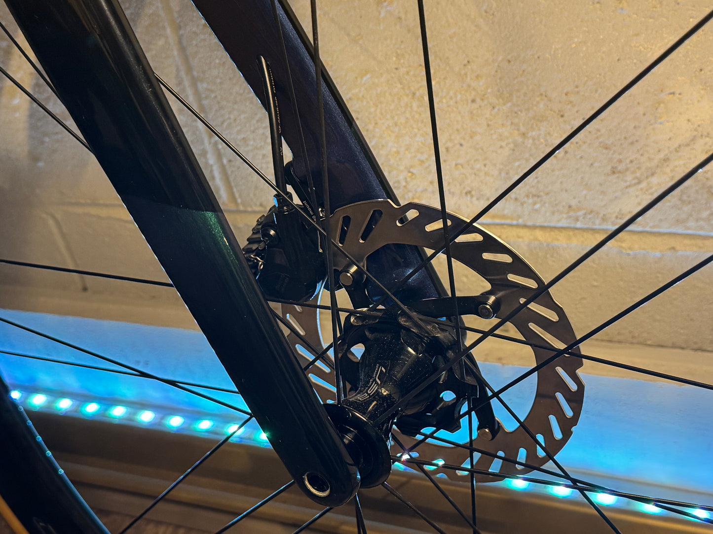 2025 Trek Madone Gen 8 Size M/L . Di2 Power Meter. Bora WTO Wheelset.