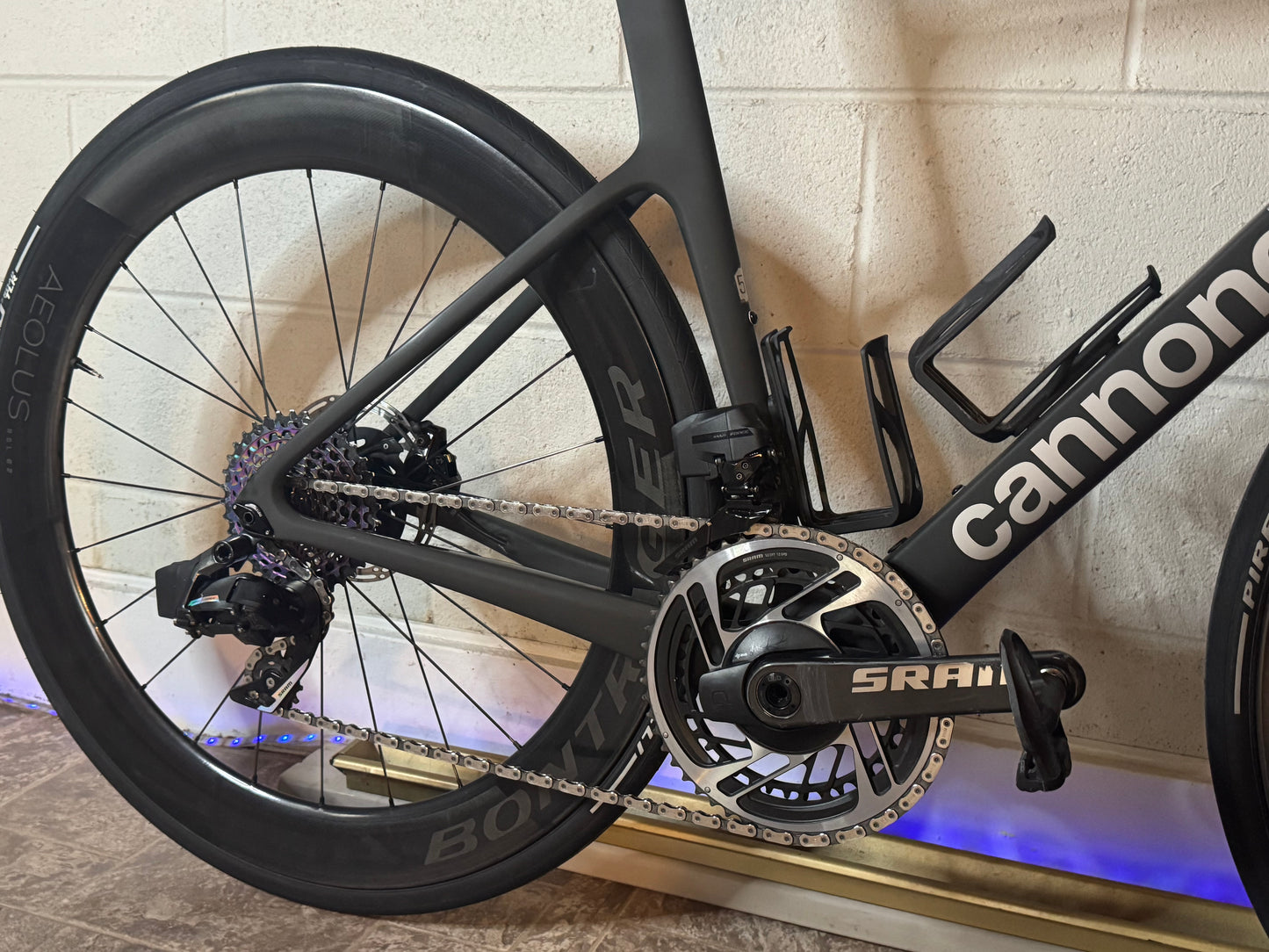 2025 cannondale supersix evo hi-mod Size 56. Bontrager Aeolus Rsl 62.