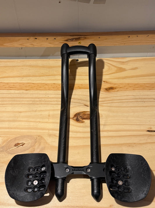 Vision tfa 385mm aero bars, extension bridge and arm rests.