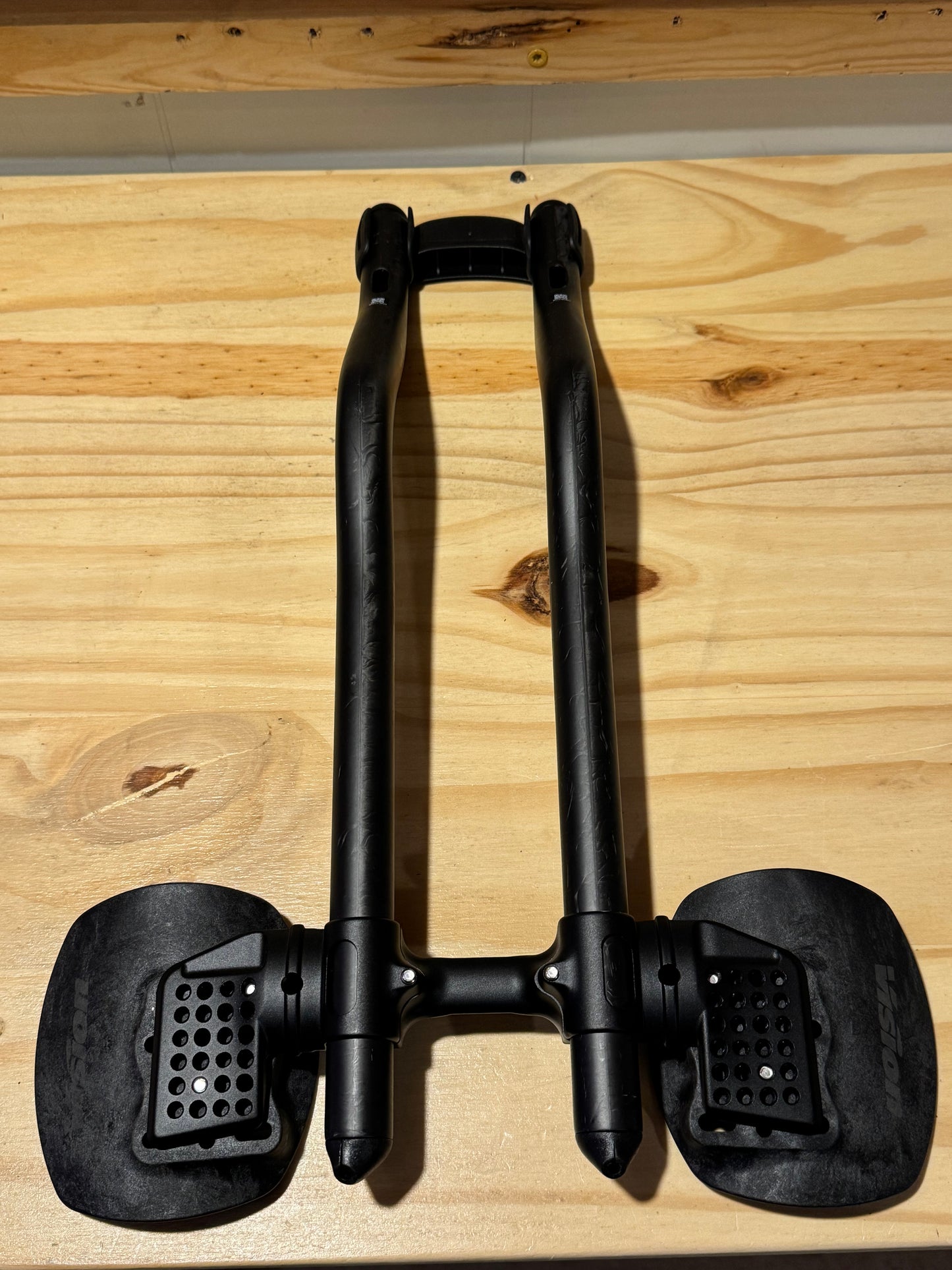 Vision tfa 385mm aero bars, extension bridge and arm rests.