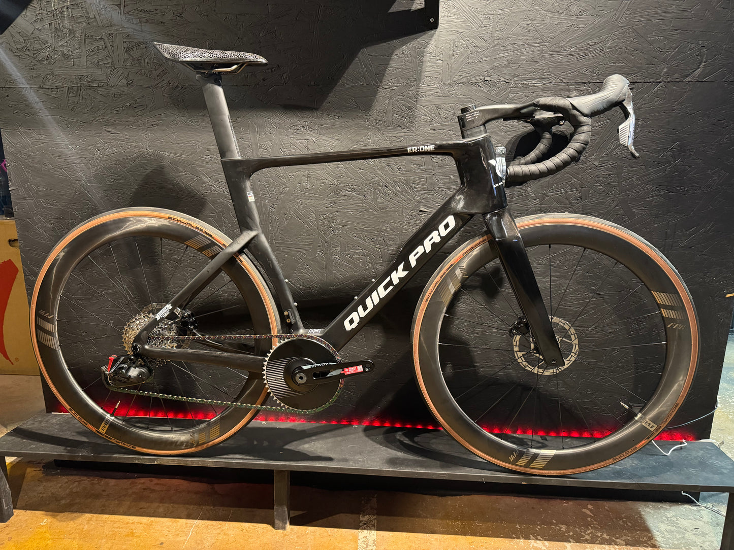 Quick pro er one size xl. Sram force e1 axs. Wheel options.