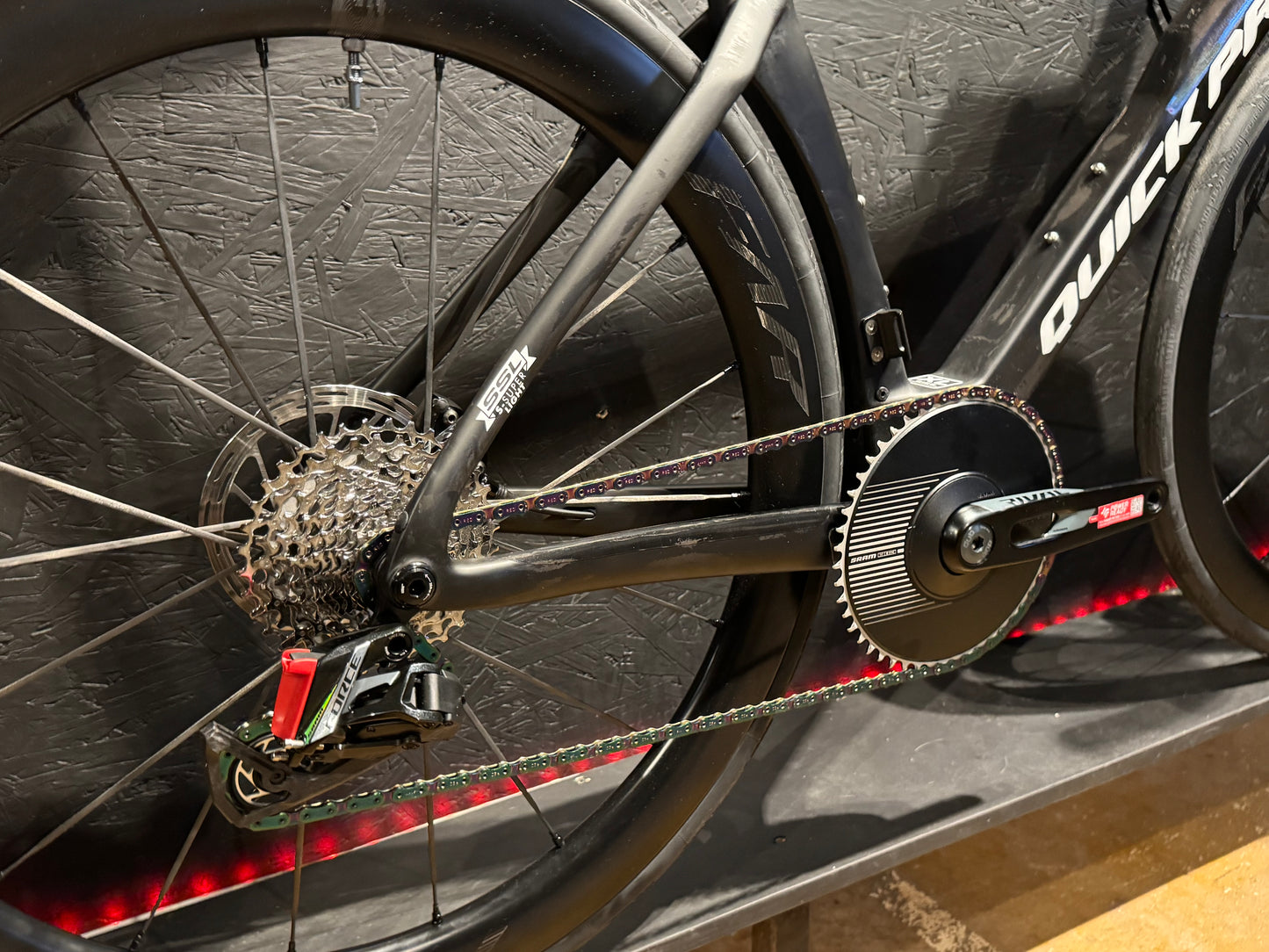 Quick pro er one size xl. Sram force e1 axs. Wheel options.