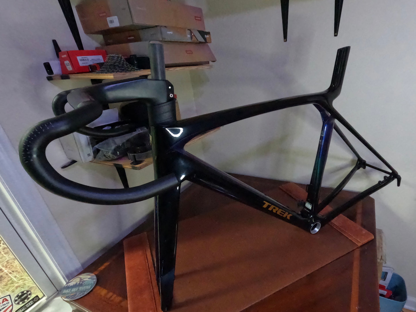 New Trek Madone SL Gen 8 M/L Dark Star Carbon Disc Frameset. Aero Rsl Bar Stem.