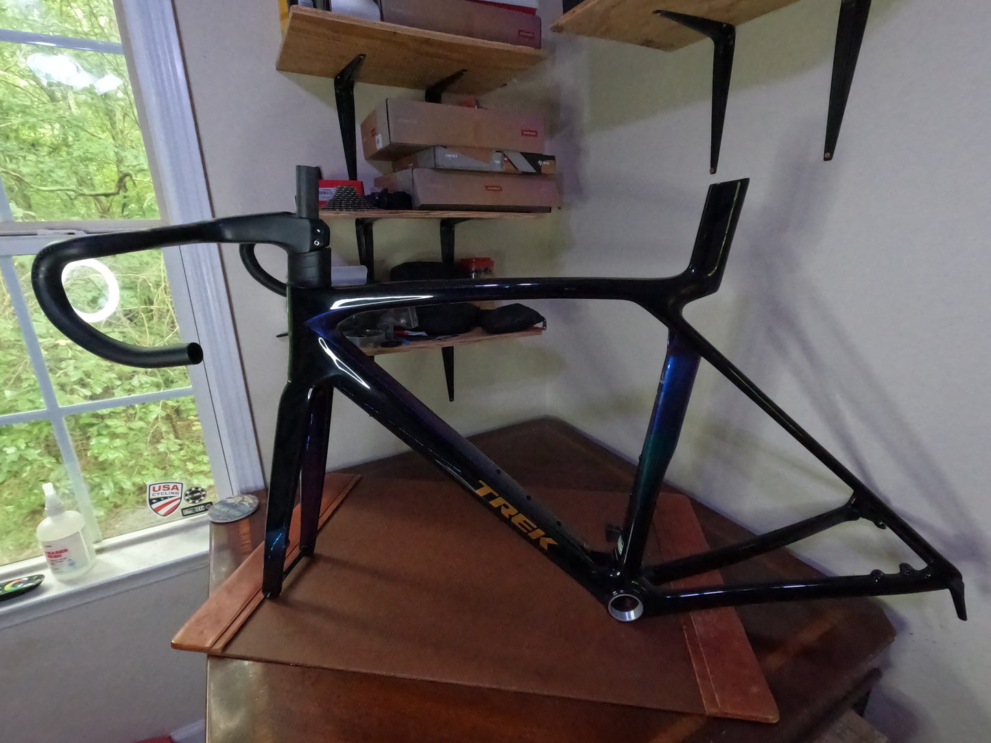 New Trek Madone SL Gen 8 M/L Dark Star Carbon Disc Frameset. Aero Rsl Bar Stem.