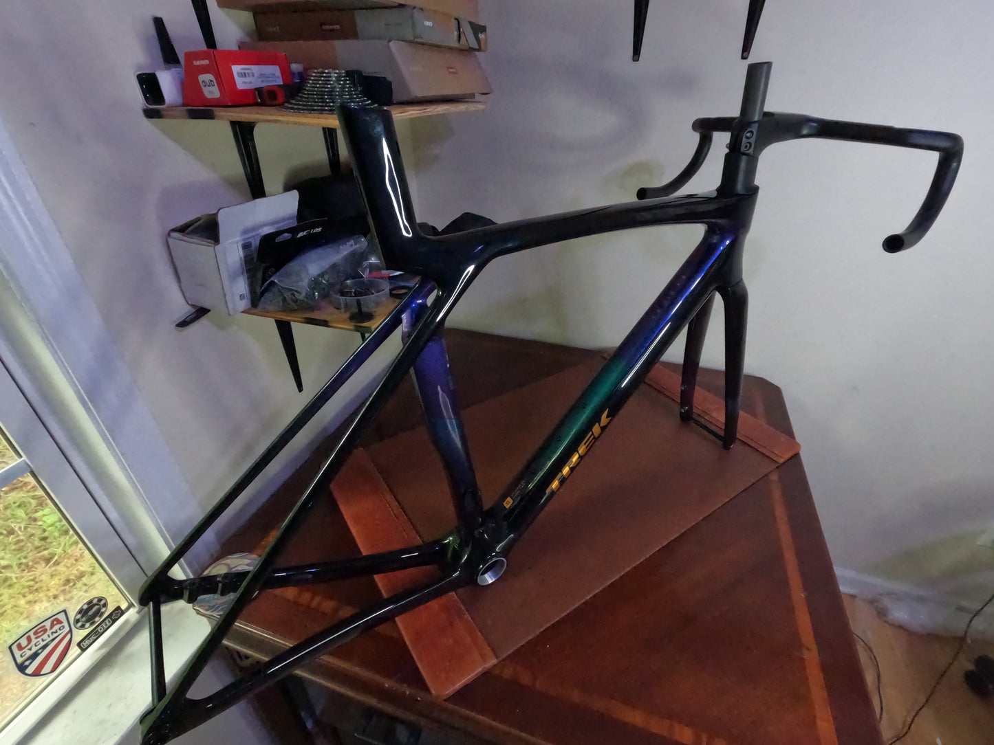 New Trek Madone SL Gen 8 M/L Dark Star Carbon Disc Frameset. Aero Rsl Bar Stem.