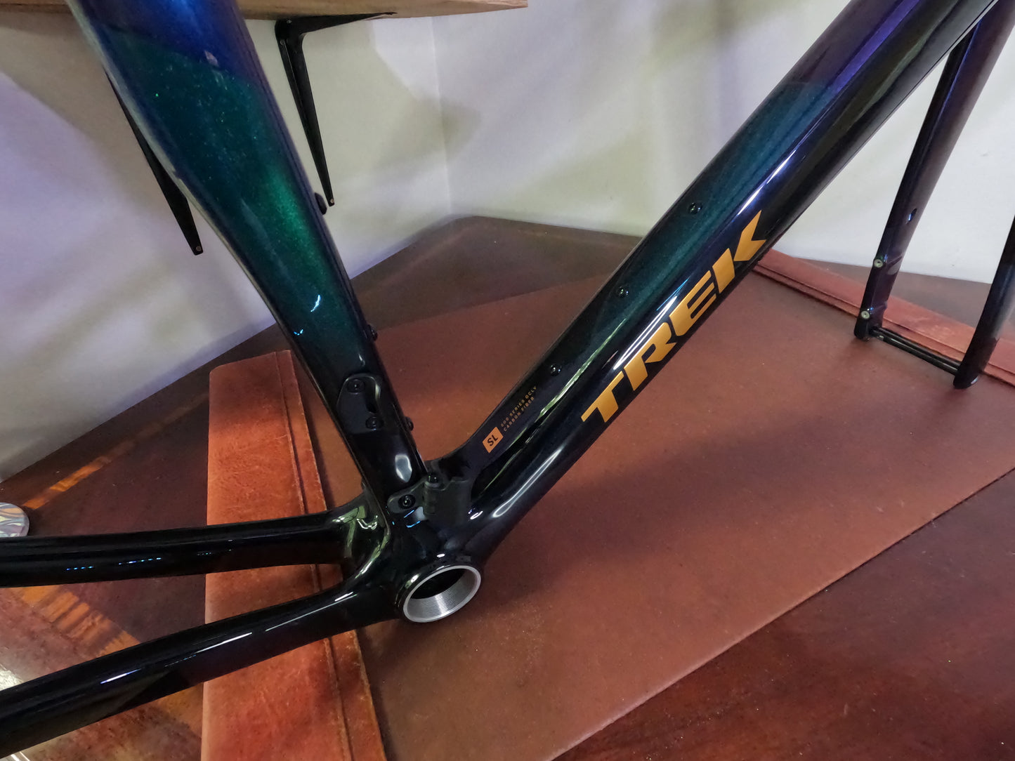 New Trek Madone SL Gen 8 M/L Dark Star Carbon Disc Frameset. Aero Rsl Bar Stem.
