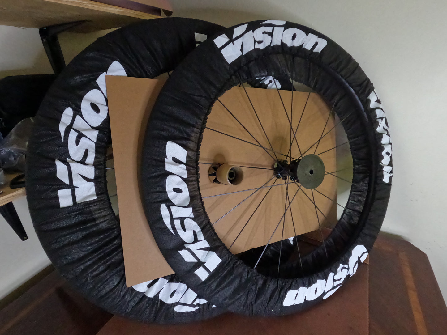 Vision SC60 TL Wheelset - 700, 12 x 100/142, Center-Lock, Shimano hg, Black