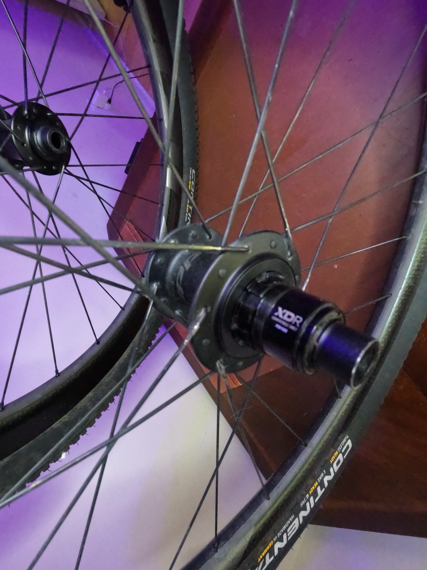 Zipp 303 Firecrest Disc Wheelset 650B, xdr with conti race king 2.2 tires