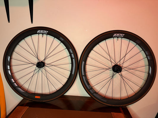 Zipp 303 Firecrest Disc Wheelset - SRAM xdr - Pirelli P Zero Tires - Wheelbags