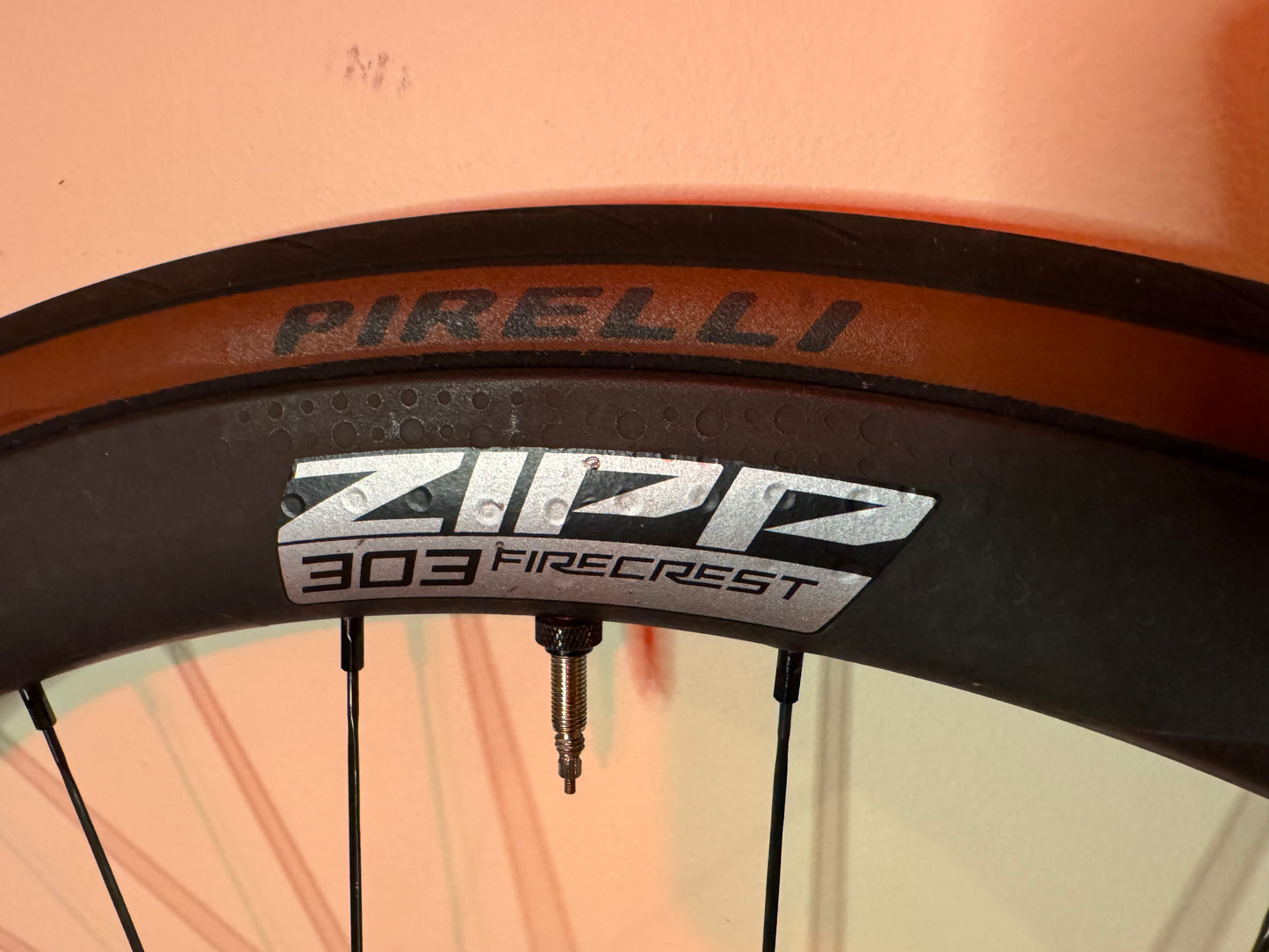 Zipp 303 Firecrest Disc Wheelset - SRAM xdr - Pirelli P Zero Tires - Wheelbags