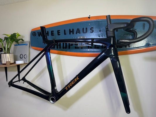 New Trek Madone SL Gen 8 M/L Dark Star Carbon Disc Frameset. Aero Rsl Bar Stem.